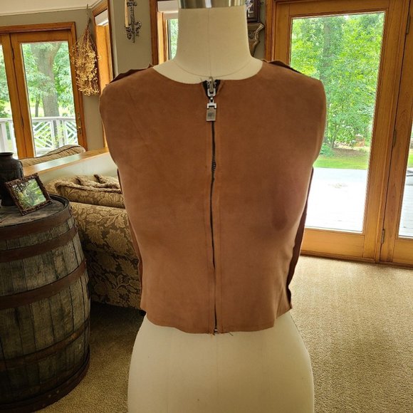 Suede zip up sleeveless crop top - Picture 2 of 4